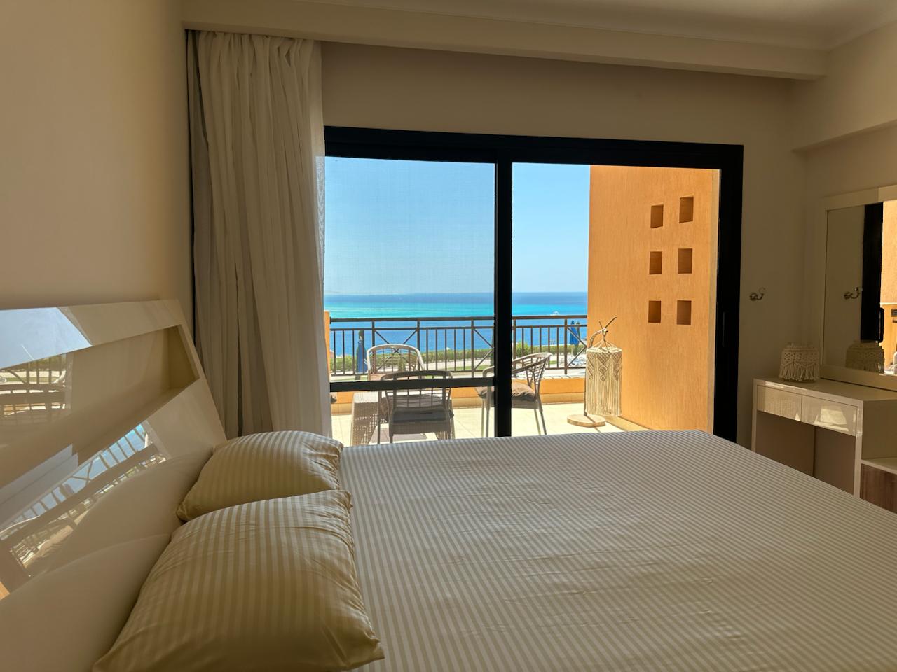 TWO BEDROOM-FULLY PANORAMIC SEA VIEW