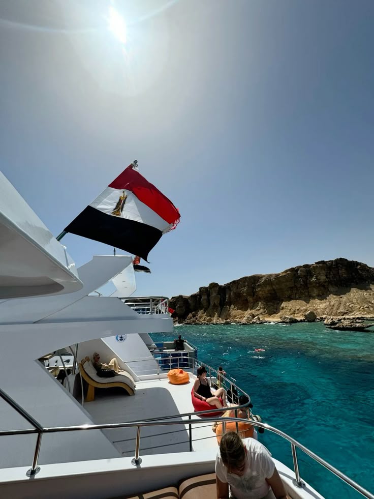 Discover the real experience of buying property in Hurghada, Egypt — from the buying process to the best areas and ROI opportunities. Explore Red Sea luxury living with Red Sea Home Developer
